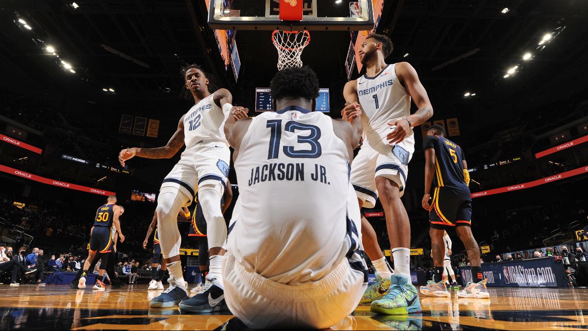 Grizzlies vs. Warriors Odds & Picks: Can Memphis Cover In Game 3? article feature image