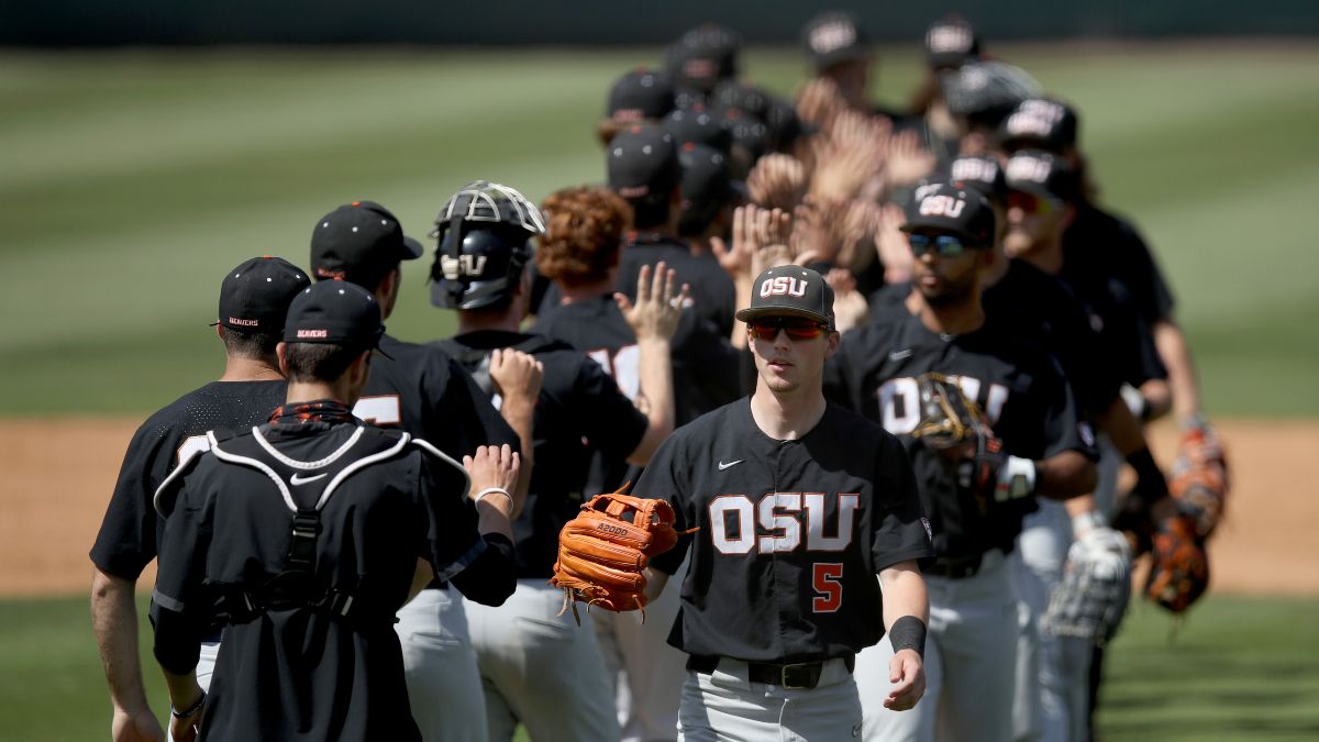 College Baseball Odds, Picks & Predictions: 2 Picks for Tuesday Night, Including Oregon State vs. Oregon and Oklahoma vs. Dallas Baptist (May 3) article feature image