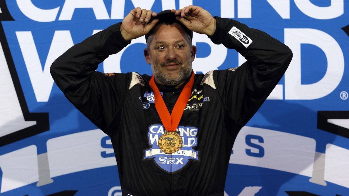 SRX Odds & Predictions: Tony Stewart Favored for Saturday Night’s Race at Five Flags Speedway article feature image