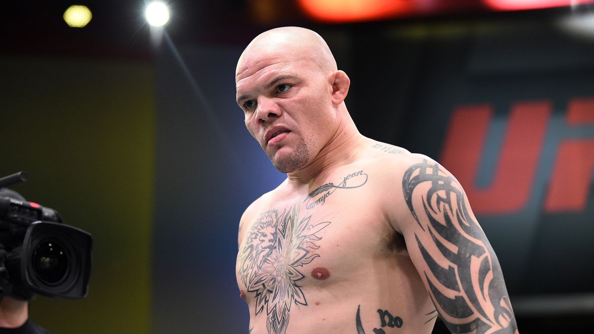 Anthony Smith vs. Magomed Ankalaev UFC 277 Odds, Pick & Prediction: Oddsmakers Sleeping on Ex-title Challenger? (Saturday, July 30) article feature image
