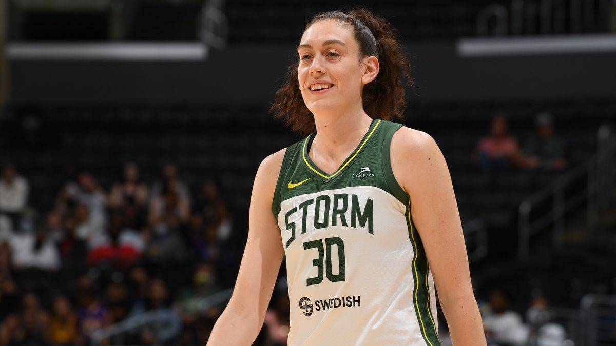 WNBA Odds, Picks for Storm vs. Sky: A Spread & Total Bet for Wednesday Afternoon article feature image