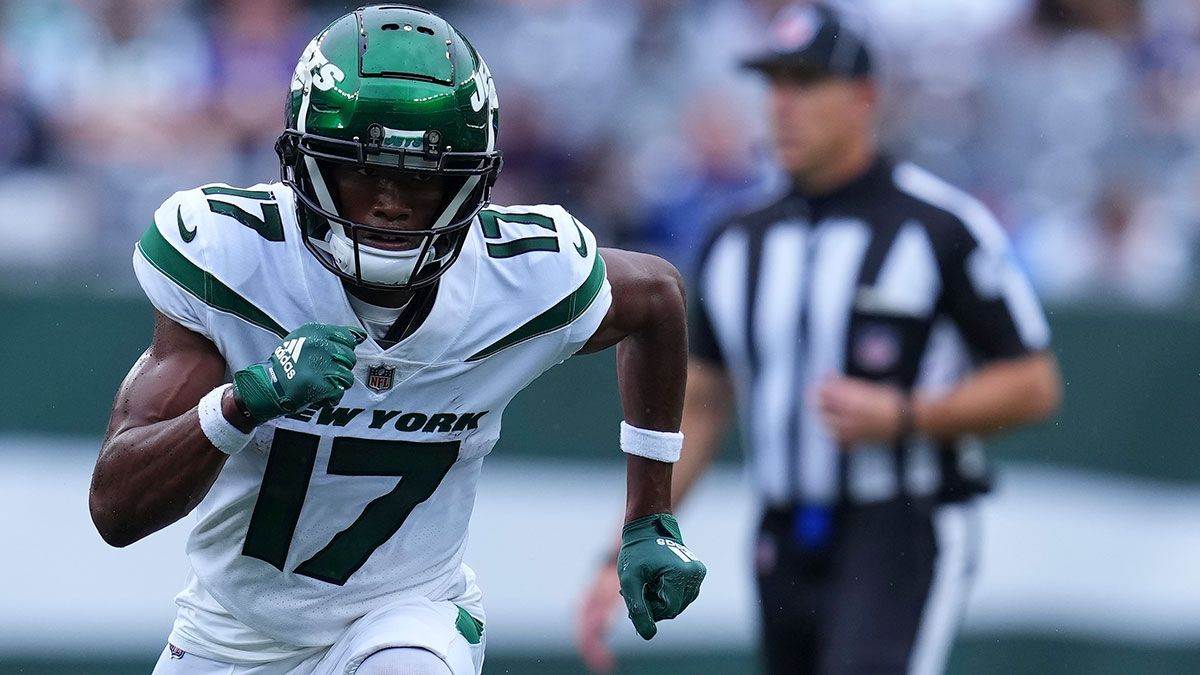 Lookahead Waiver Wire Targets Pick Up Garrett Wilson Rachaad White 