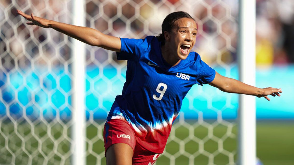 U.S. Women's Soccer Wins Olympic Gold, Beats Brazil 10