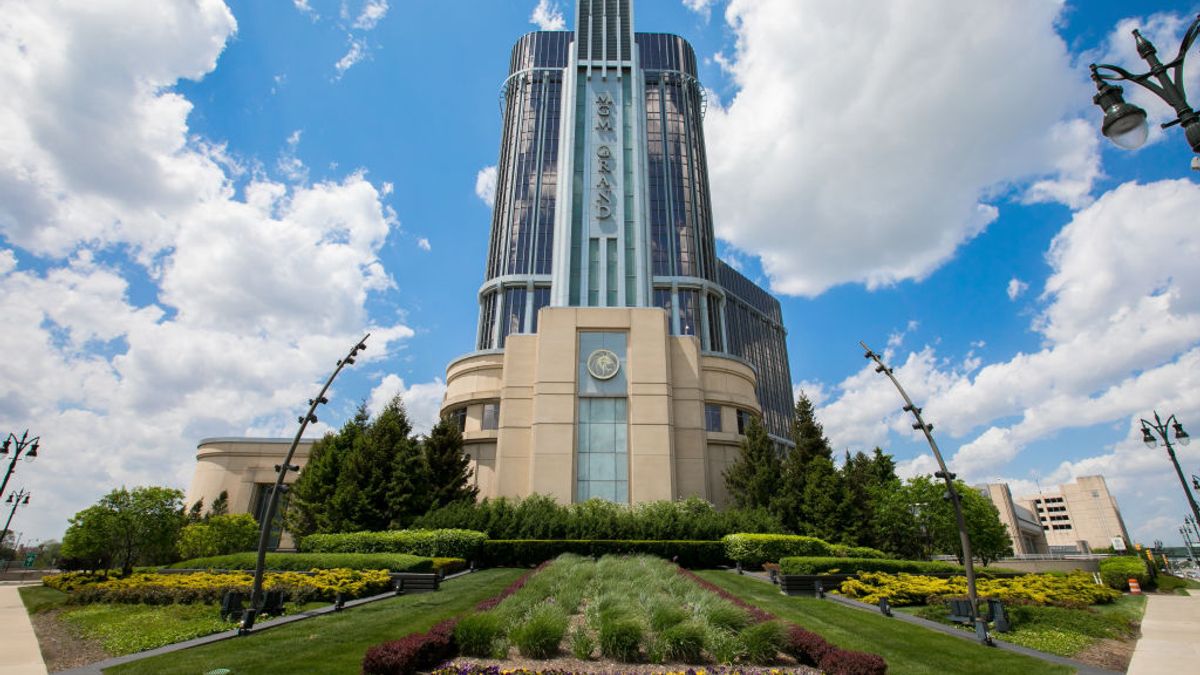 Record-Breaking Slot Machine Jackpot Hit at MGM Grand Casino in Michigan