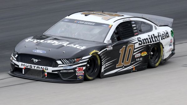 odds to win phoenix nascar