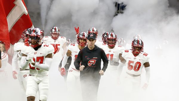 College Football Odds, Picks, Predictions for Austin Peay vs. Western Kentucky (Aug. 27)