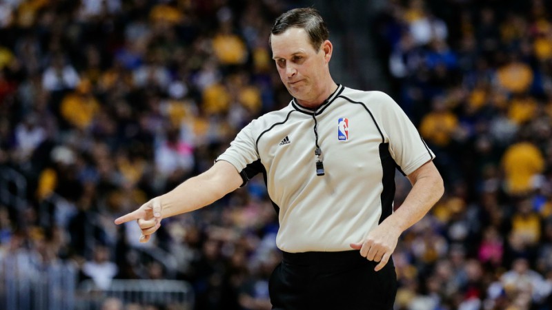 Why Bettors Need to Know Tonight’s Lakers-Warriors Officials article feature image