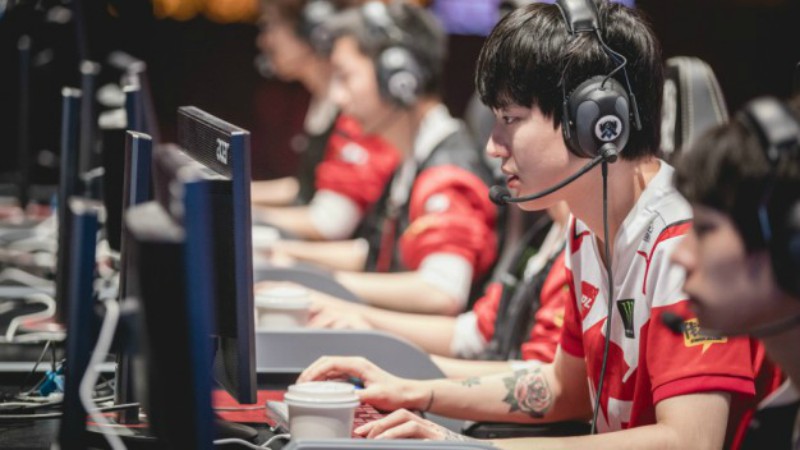 League of Legends (4/6-4/8): North America and Europe Finals, China Week 10 article feature image