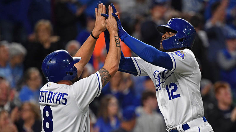 Sunday’s MLB Over/Under: Will Tigers and Royals Get Their Offenses on Track? article feature image