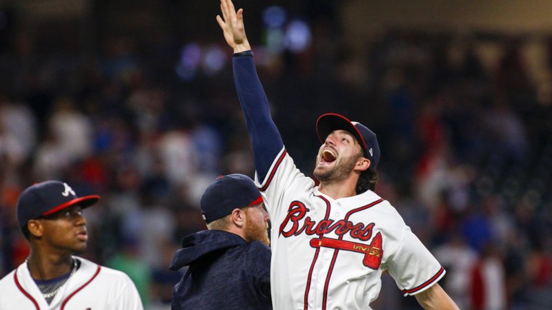 Crazy Comeback: Braves Score Six 9th-Inning Runs in Walk-off Win article feature image