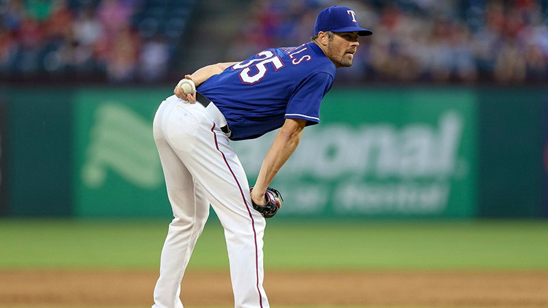 MLB Betting Notes: Can Hamels Hang With Verlander? article feature image