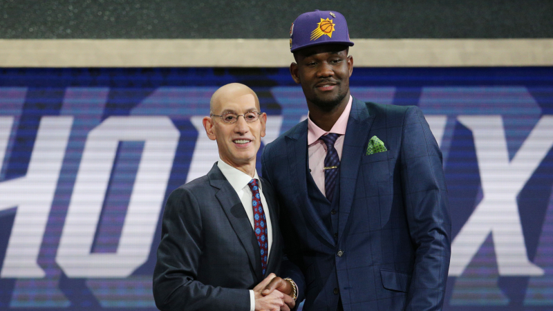 Deandre Ayton Opens as Favorite for 2018-19 NBA Rookie of the Year article feature image