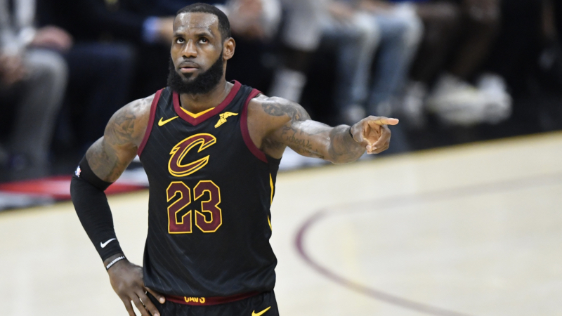 LeBron James alters free-throw stance, routine with Kyle Korver's help 
