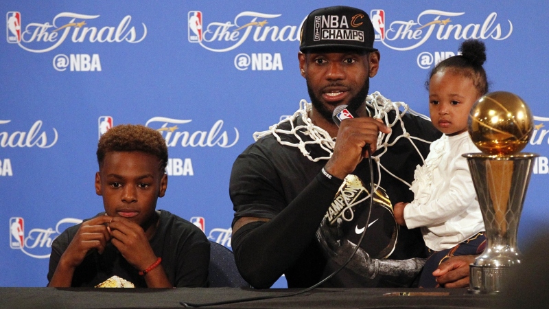 LeBron James Jr. College Props: Where Will Bronny Go … in 2022? article feature image