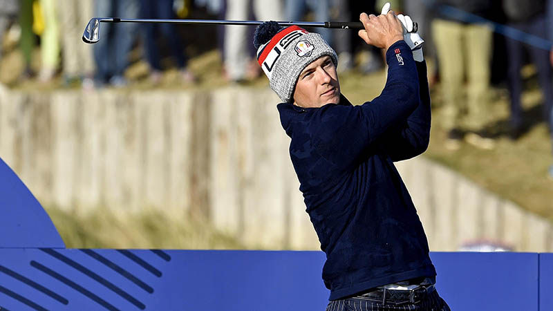 Jordan Spieth swinging a golf club