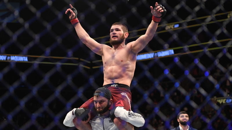 Khabib Nurmagoedov (Red gloves) reads to fight against Al Laquinta (Blue Gloves) during UFC 223 at Barclays Center.