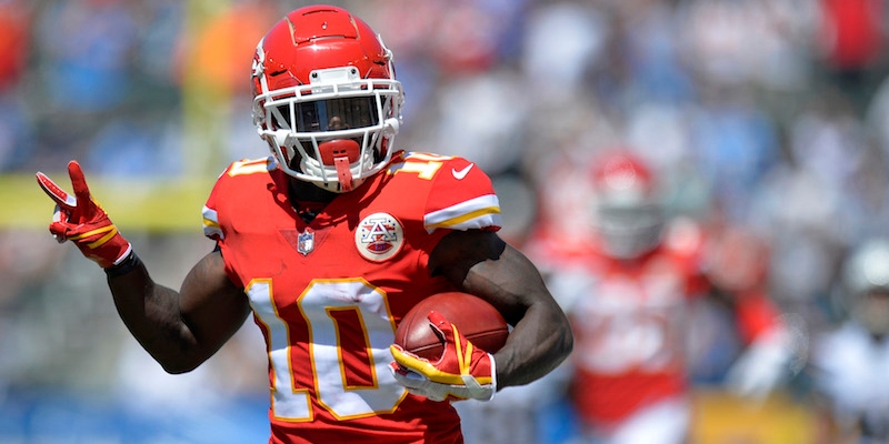 Week 6 NFL Injury Report: Updates on Tyreek Hill, David Johnson & More article feature image