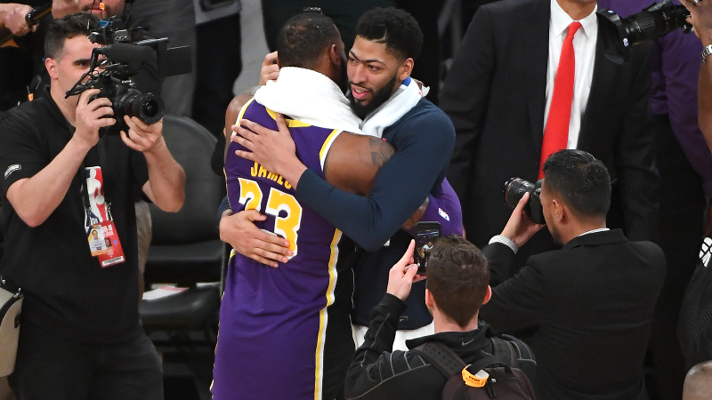 Moore: Should Lakers Be Favored to Win the 2020 NBA Title With Anthony Davis? article feature image