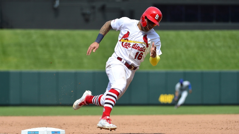 MLB Sharp Report: Pros Betting Reds-Cardinals, 2 Other Tuesday Games article feature image