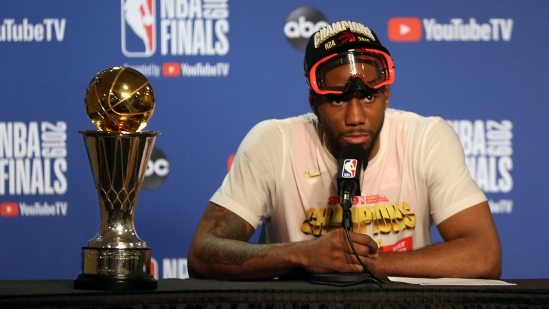 How Kawhi Leonard’s Decision Will Shift Lakers, Clippers, Raptors NBA Title Odds article feature image