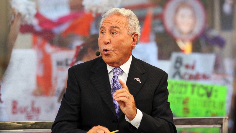 CFB Betting Tip: How to Profit From Lee Corso’s Headgear Pick article feature image