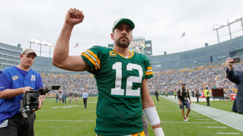 Eagles vs. Packers Betting Predictions & Odds: Pick Rodgers Over Wentz? article feature image