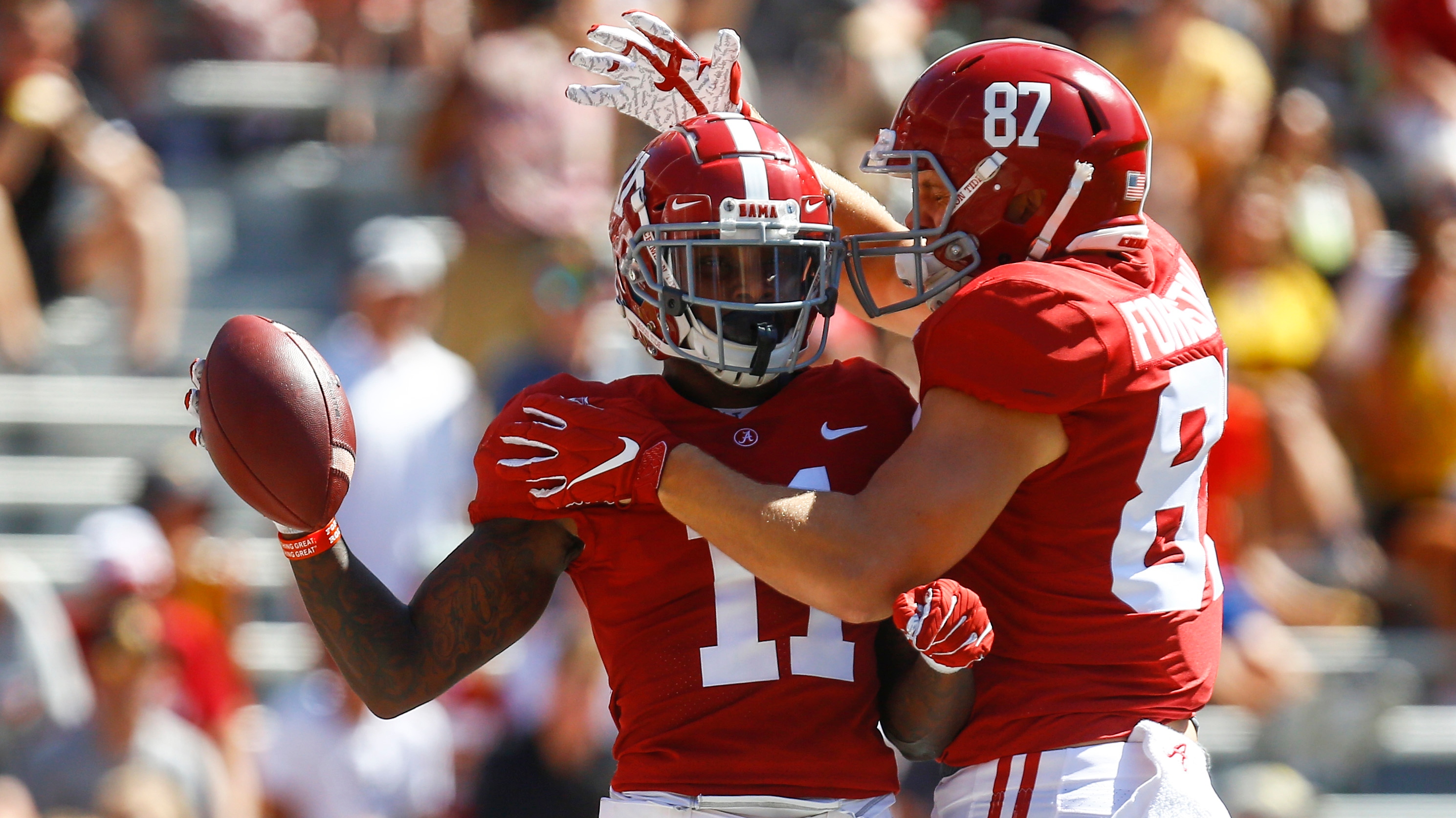 LSU vs. Alabama Odds: Tide Favored By Under a Touchdown article feature image