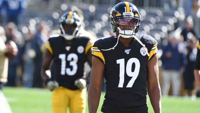 Fantasy Football Injuries: Le’Veon Bell & JuJu Smith-Schuster Rankings, Backup Plans, More article feature image