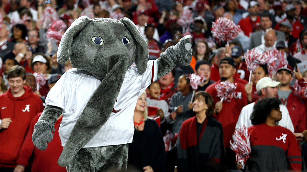 Too much Tide: CBS can't air Alabama-Auburn game