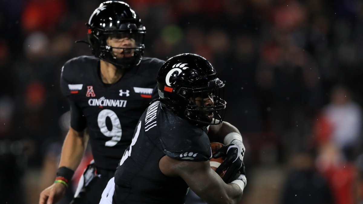 AAC Championship Game Betting Odds & Over/Under: Cincinnati vs. Memphis article feature image
