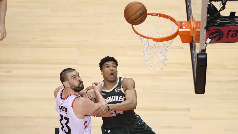 Monday’s Best NBA Player Props: Can Giannis Antetokounmpo Continue to Dominate the Glass? article feature image