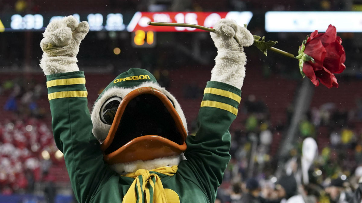 Oregon vs. California Odds, Promo: Bet $10, Win $200 if Either Team Scores a TD! article feature image