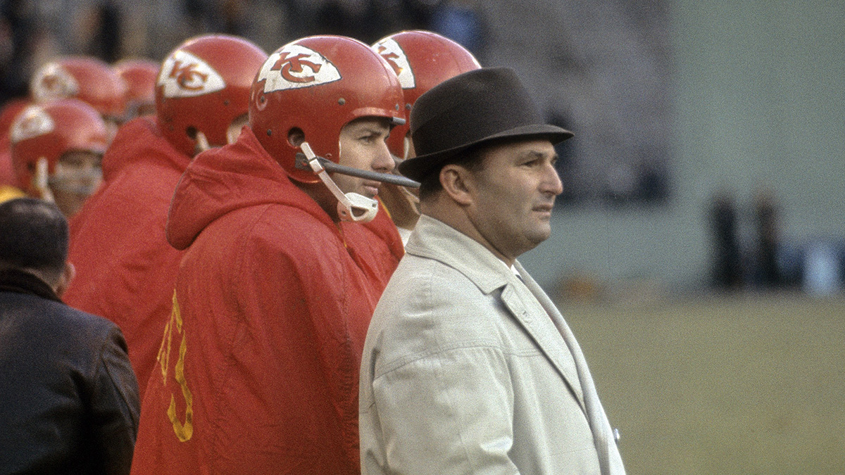 Len Dawson's legacy lingers with Chiefs as they chase another