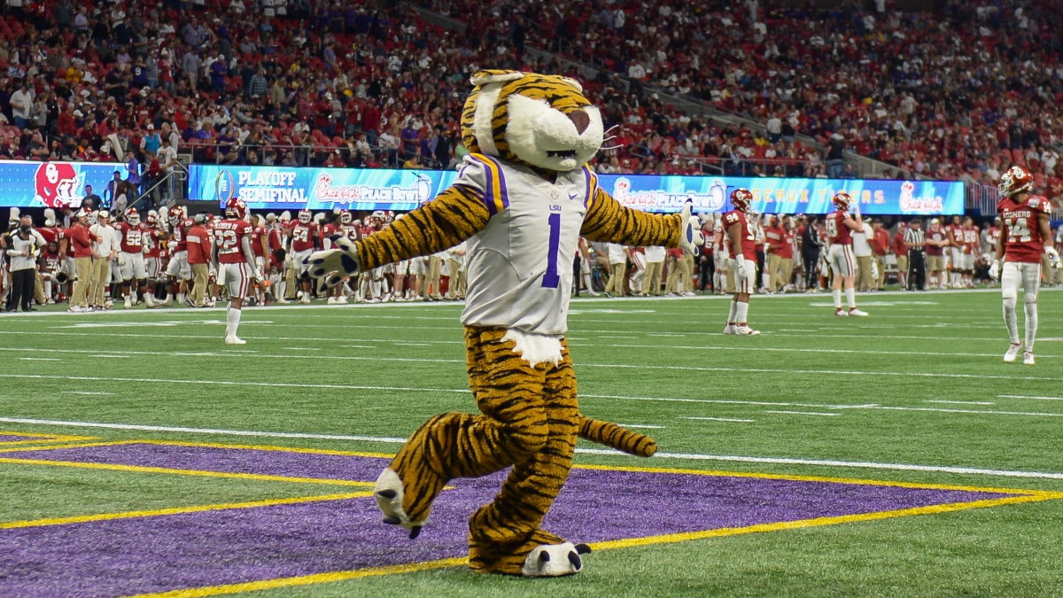 College Football Betting Tip: Fade the Public in LSU-Clemson National Title Game article feature image