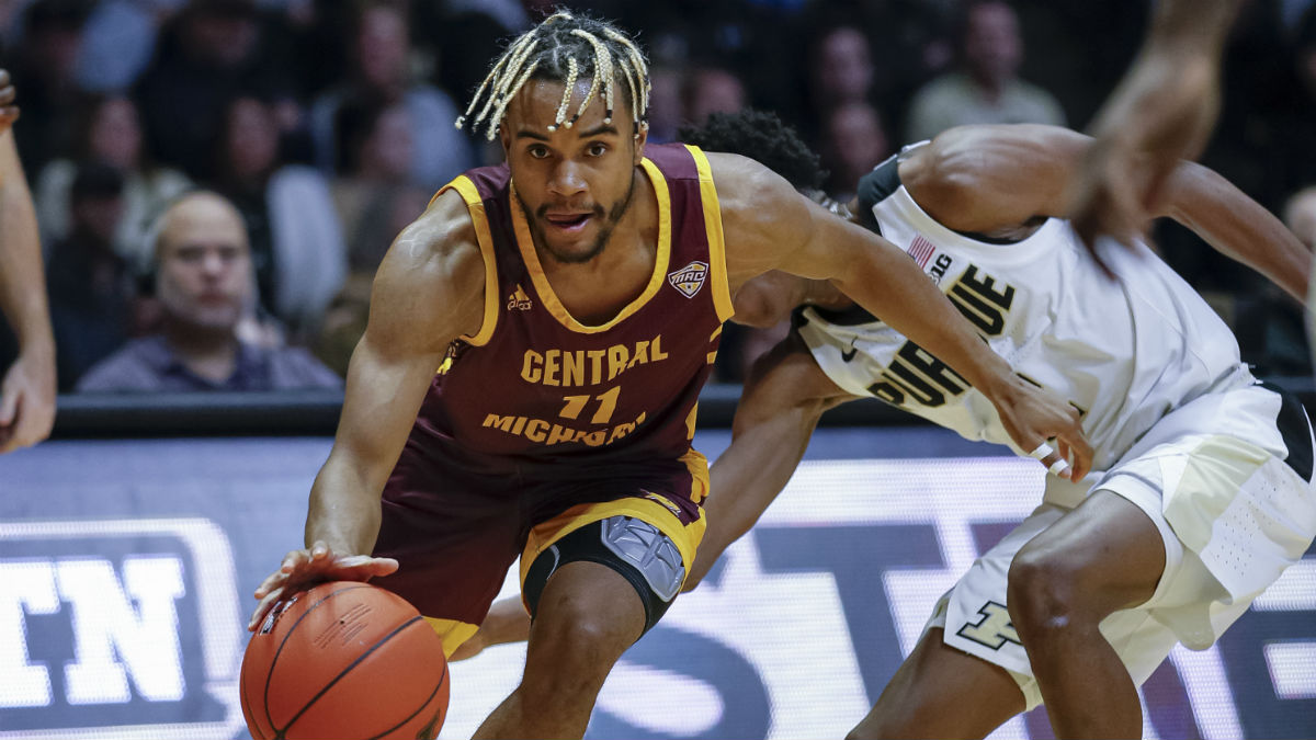 Central Michigan vs. Ohio Betting Odds & Pick: Finding Value in the Over/Under article feature image