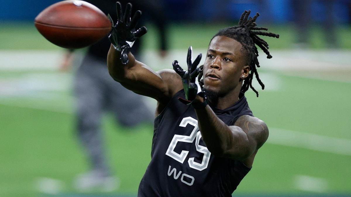Denver Broncos Offensive Rookie of the Year Odds: How to Bet on Jerry Jeudy & K.J. Hamler article feature image