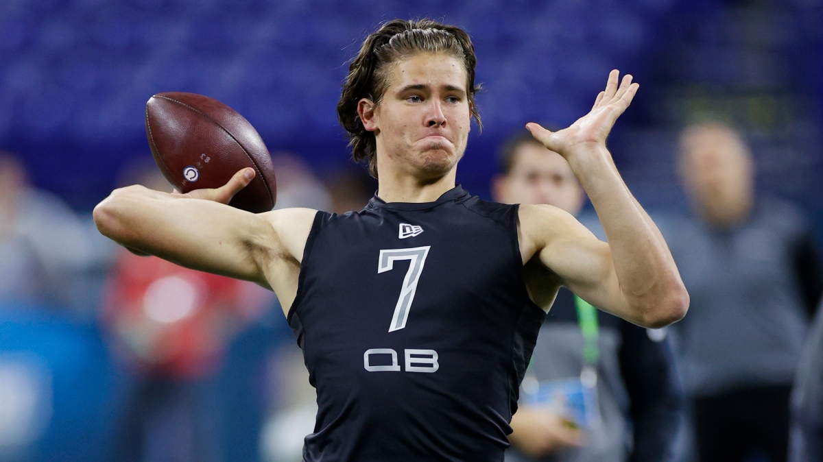 2020 NFL Draft Odds & Prop Picks: Offense vs. Defense for Picks 6-10 article feature image