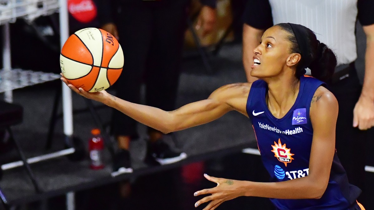 WNBA Playoffs Odds & Picks: Chicago Sky vs. Connecticut Sun Preview article feature image