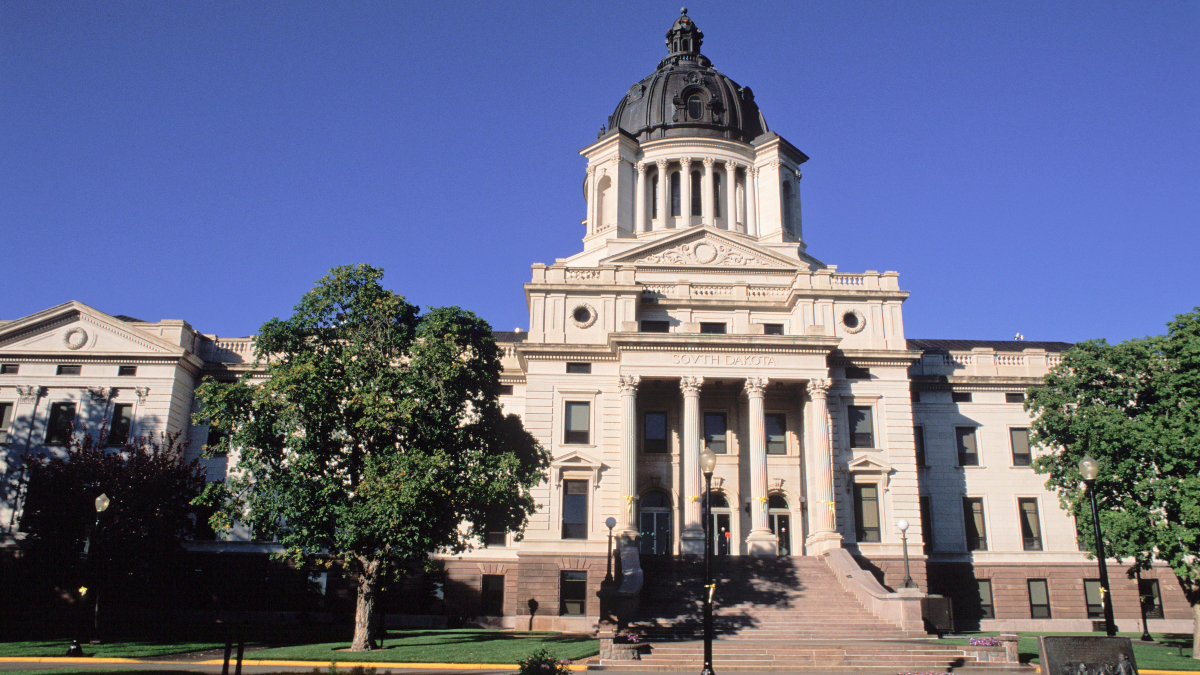 South Dakota Sports Betting Measure 2020 Voter Guide article feature image