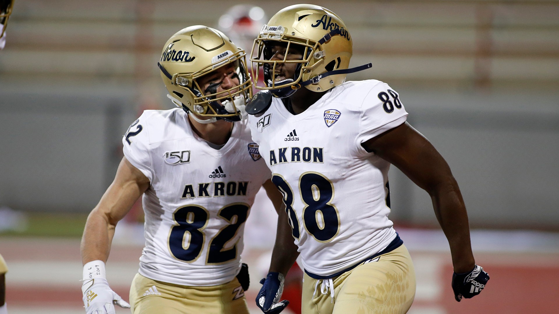 Akron vs. Ohio Betting Odds & Picks: Value on Over/Under in Tuesday’s MAC Football Matchup article feature image