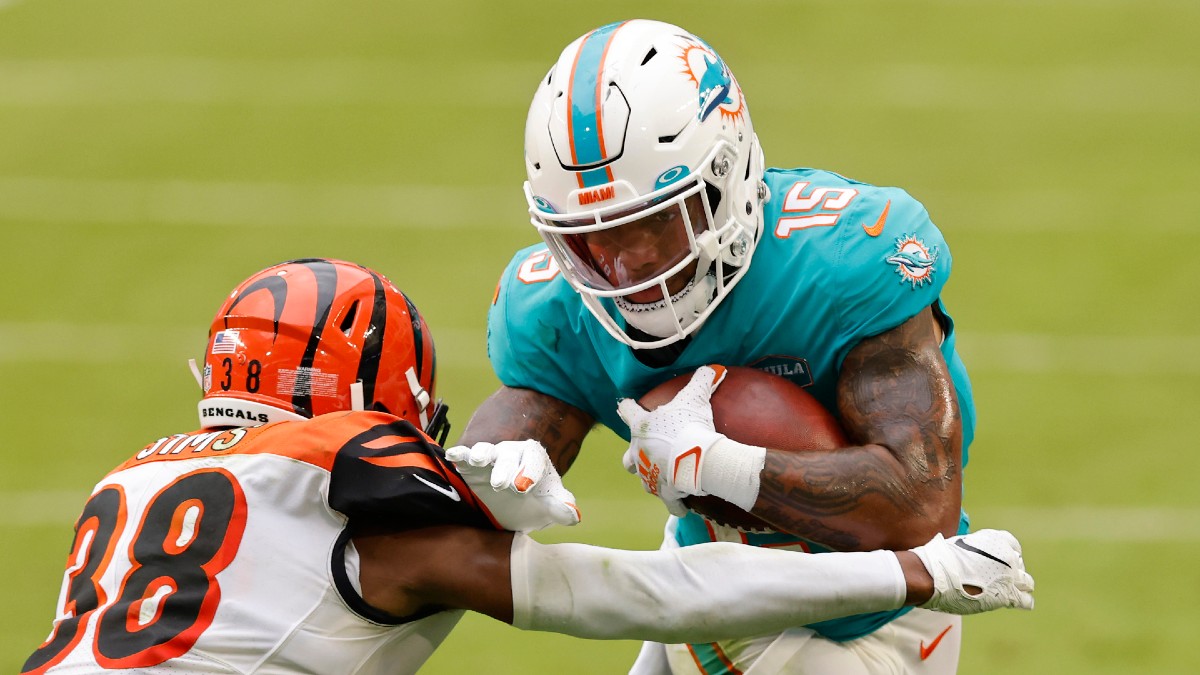 Fantasy Football Week 15 Waiver Wire Pickups: Lynn Bowden’s Versatility Makes Him Intriguing Flyer article feature image