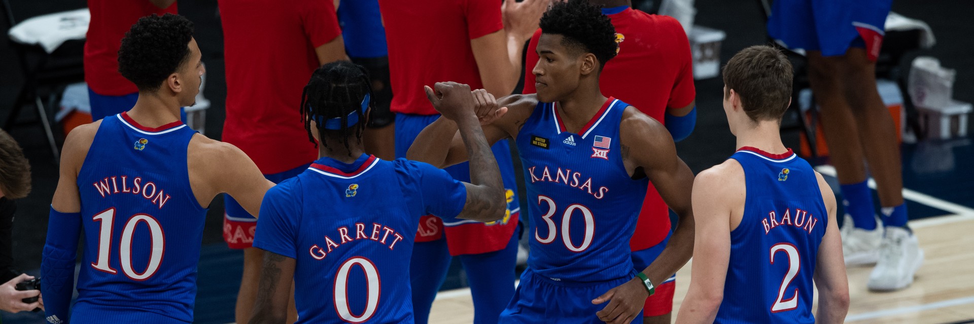 ncaa-college basketball-betting-odds-picks-december 8