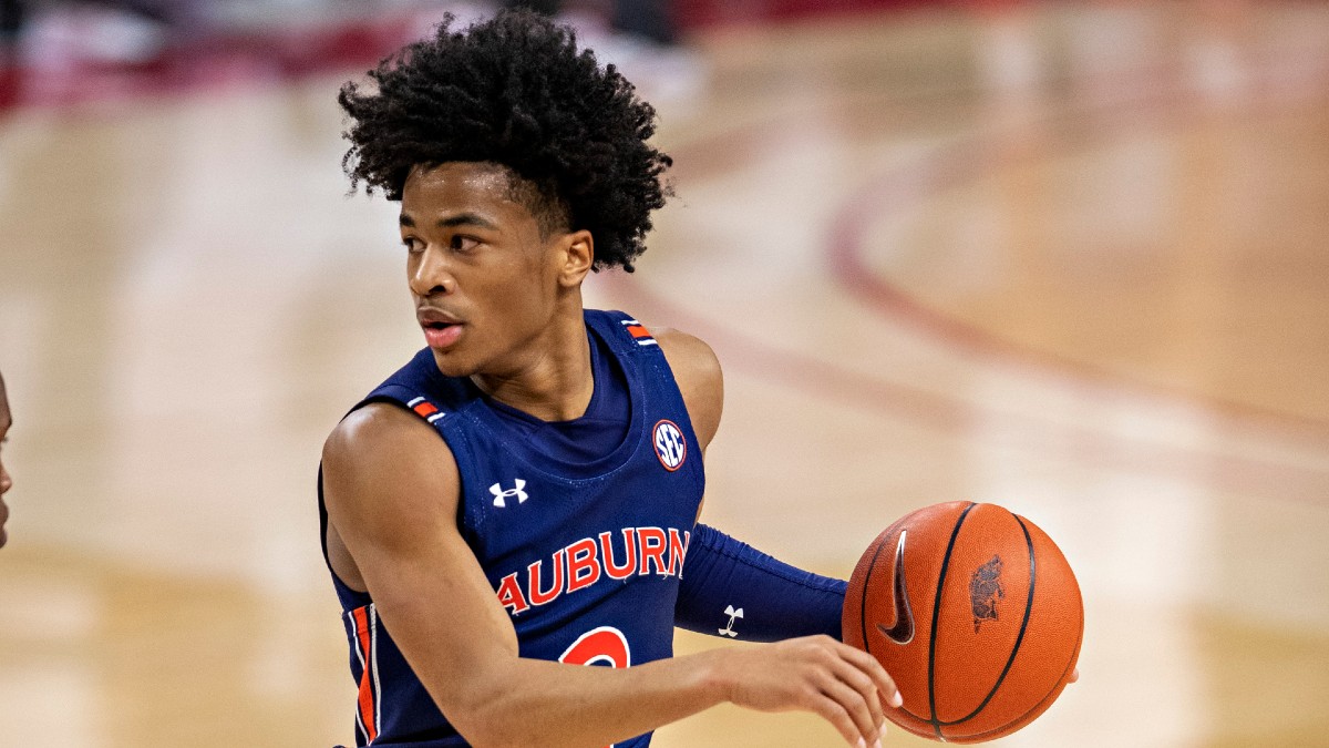 College Basketball Best Bets: 5 Favorite Picks for North Carolina vs. Pittsburgh, Missouri vs. Auburn, More (Tuesday, Jan. 26) article feature image