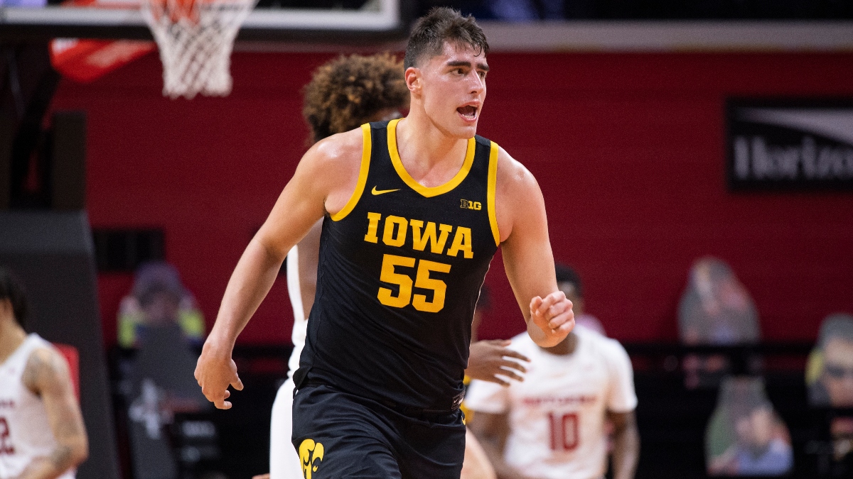 Odds & Pick for Iowa vs. Maryland Basketball: High-Scoring Offenses Give the Total Value article feature image