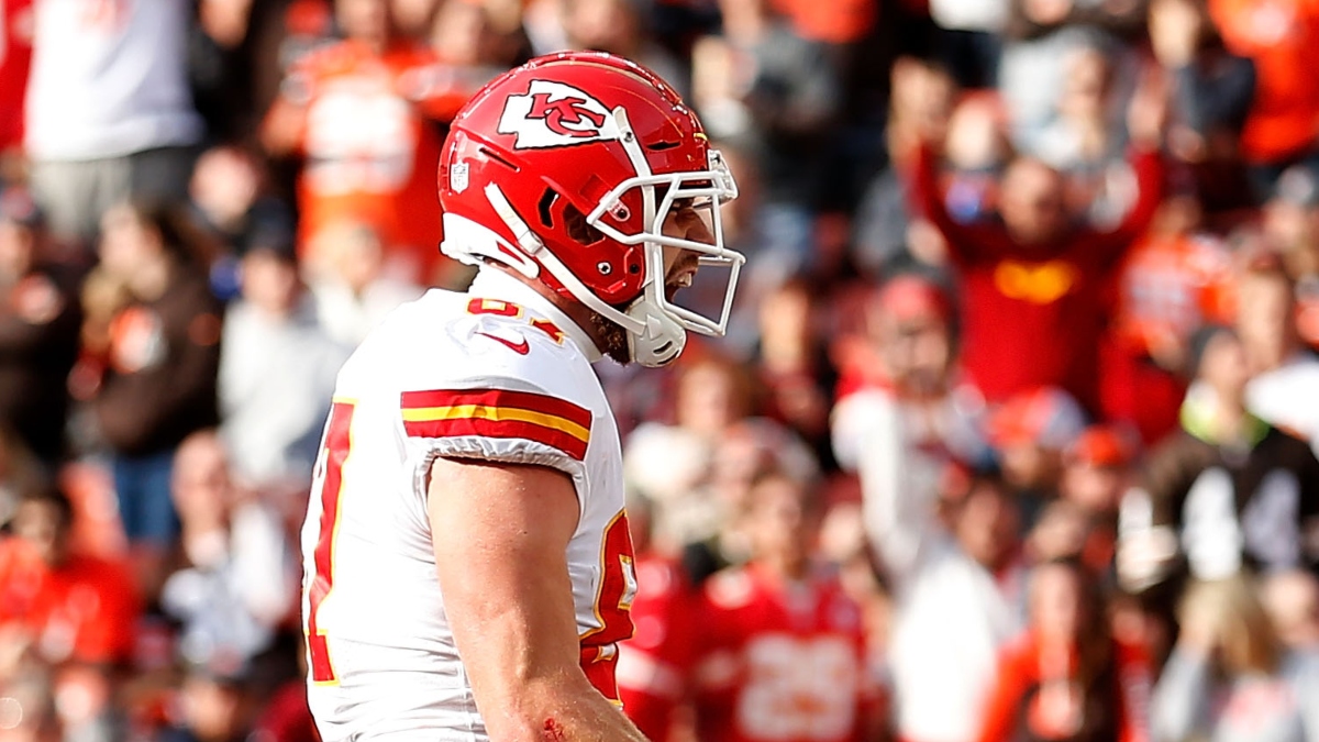 Sunday NFL Picks: Why You Should Bet the Chiefs-Browns Under article feature image