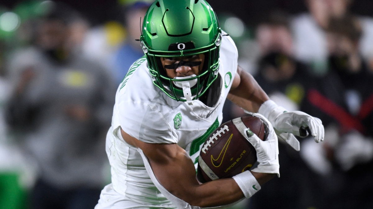 Oregon vs. Iowa State Odds, Sharp Betting Pick: Pros, Systems Aligned on Fiesta Bowl (Saturday, Jan. 2) article feature image