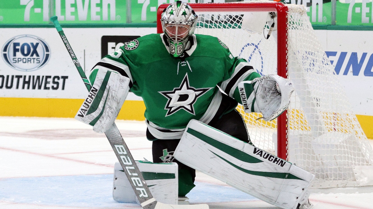 Blackhawks vs. Stars NHL Odds & Pick: Hot Goaltenders Put Value on Total article feature image