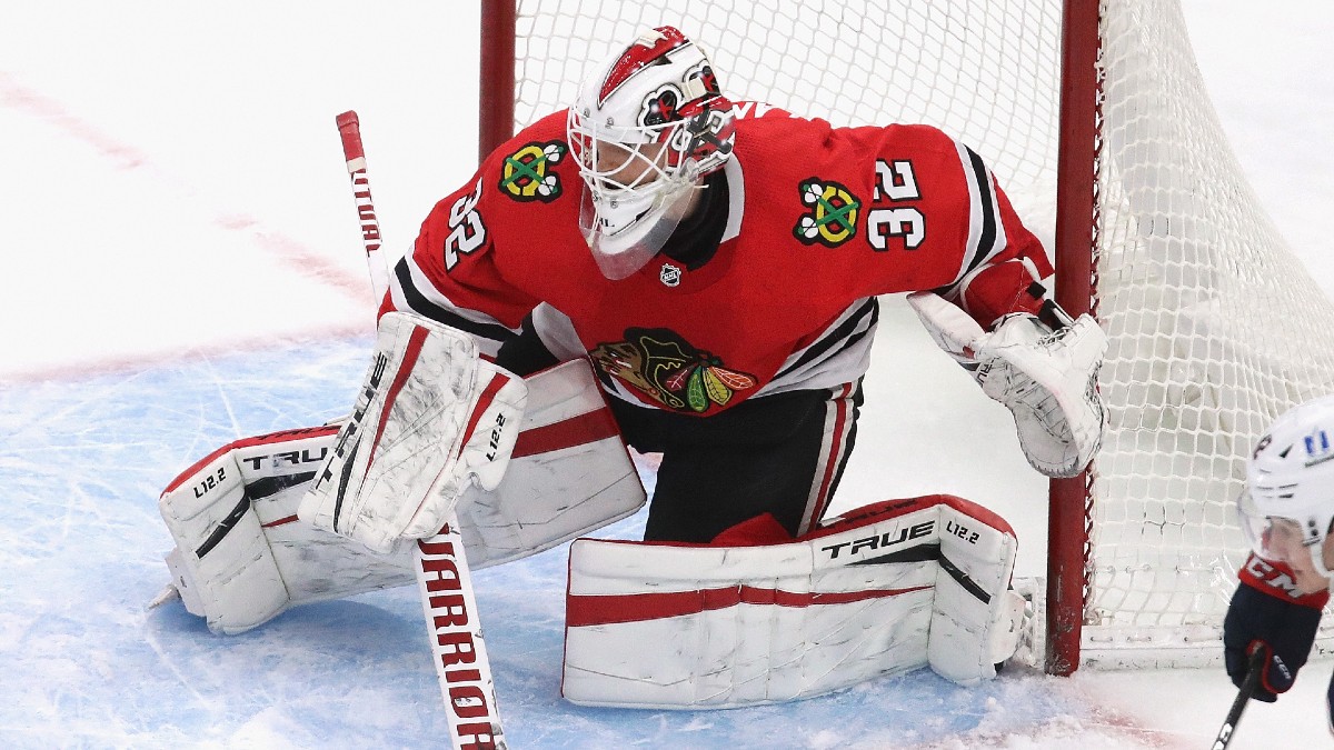 Hurricanes vs. Blackhawks NHL Betting Odds, Picks & Predictions: Value on Underdog Thanks to Hot Goaltending Hand article feature image