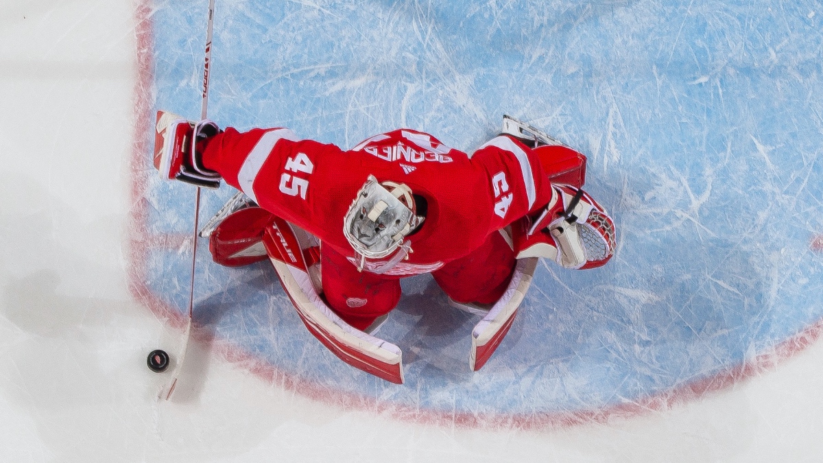NHL Odds & Pick for Red Wings vs. Blackhawks: Expect Defensive Struggle in Saturday Showdown (Feb. 27)