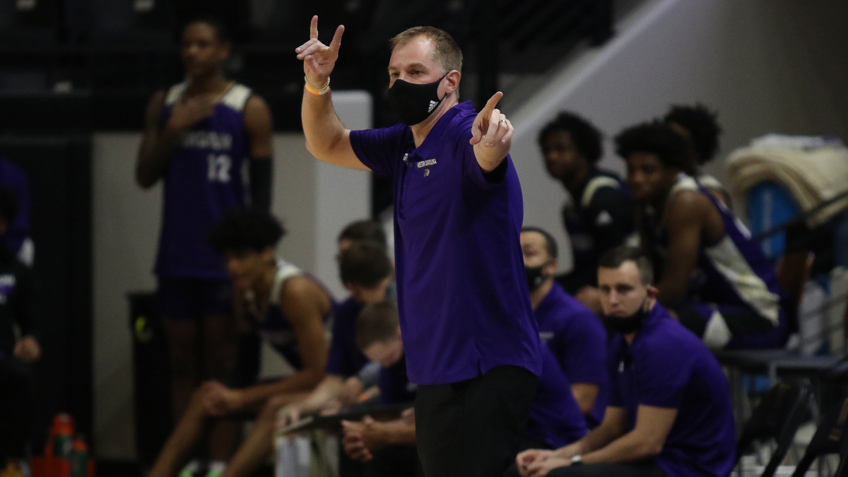 Chattanooga vs. Western Carolina College Basketball PRO Report: Sharps Striking Wednesday Night’s Spread article feature image